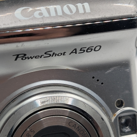 Canon PowerShot A560 Silver Digital Camera - Picture 4 of 6